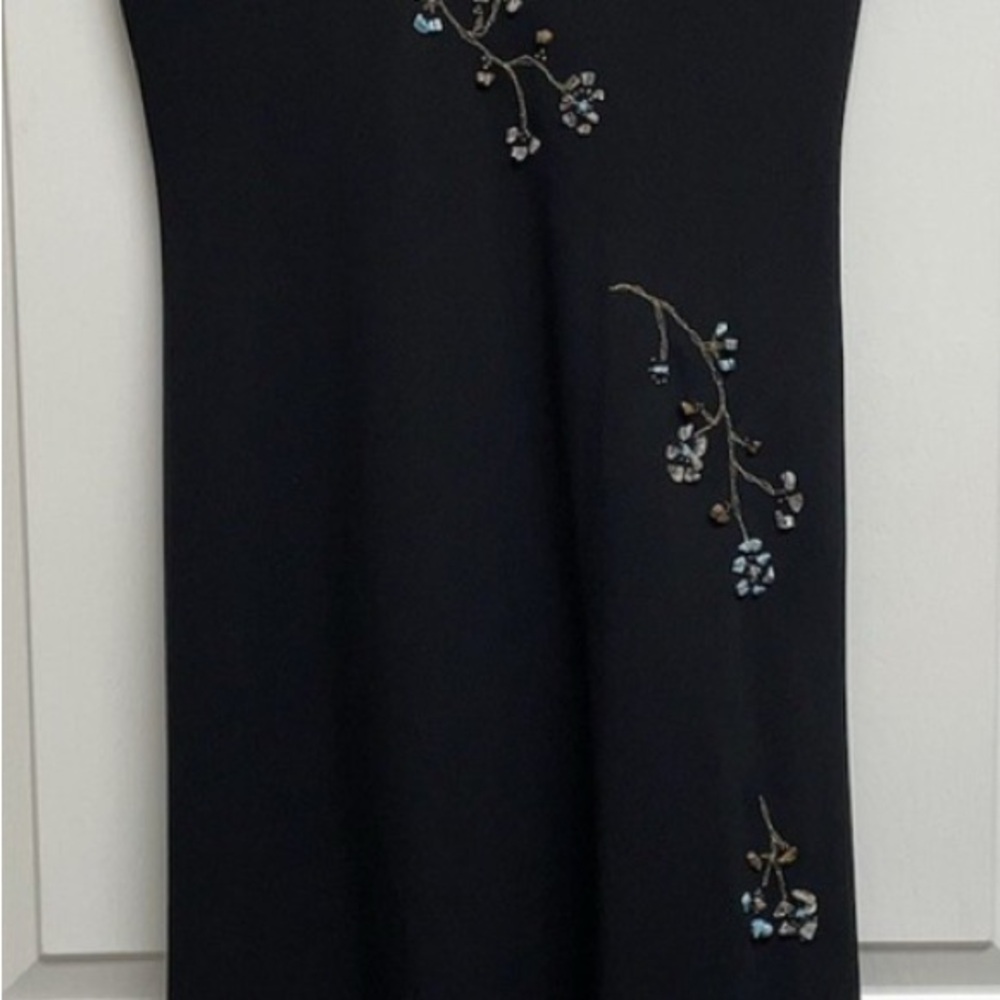 Jones New York Black slevrss  Dress with Floral Embroidery & stone detail - Picture 2 of 10